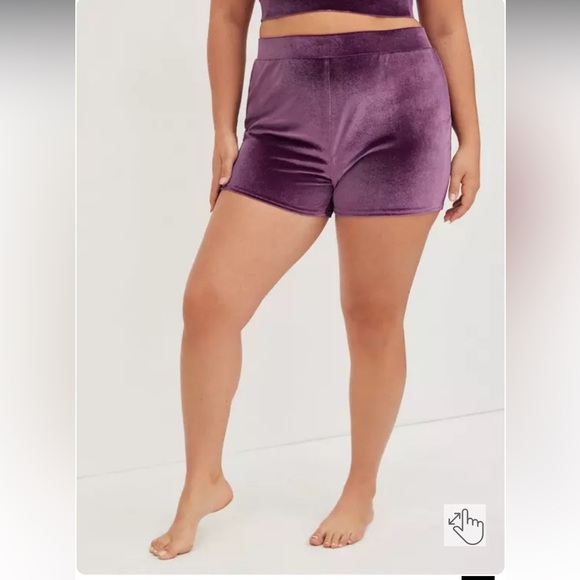 🥀Torrid Curve Plus Size BlackBerry Velour High Rise Cozy Shorts in Sz 2Xl - Picture 3 of 7